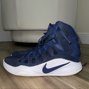 Nike Women’s Hyperdunk Basketball Shoes